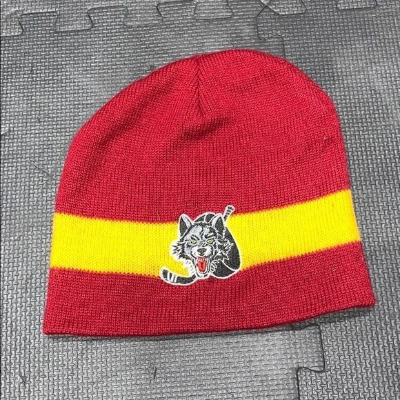 Chicago Wolves Hockey Red & Gold Beanie Hat - Picture 1 of 2